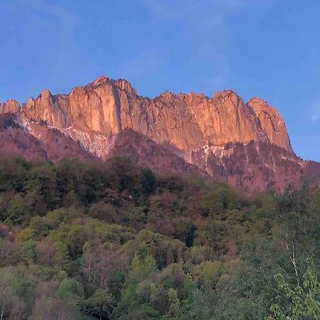 Maison De Vacances 220M2 Vue Lac Et Chateau เมนตง-ซองต์-แบร์นา ภายนอก รูปภาพ